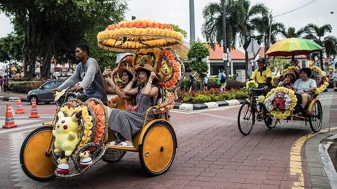 Take a Ride on Beautifully Decorative Rickshaws